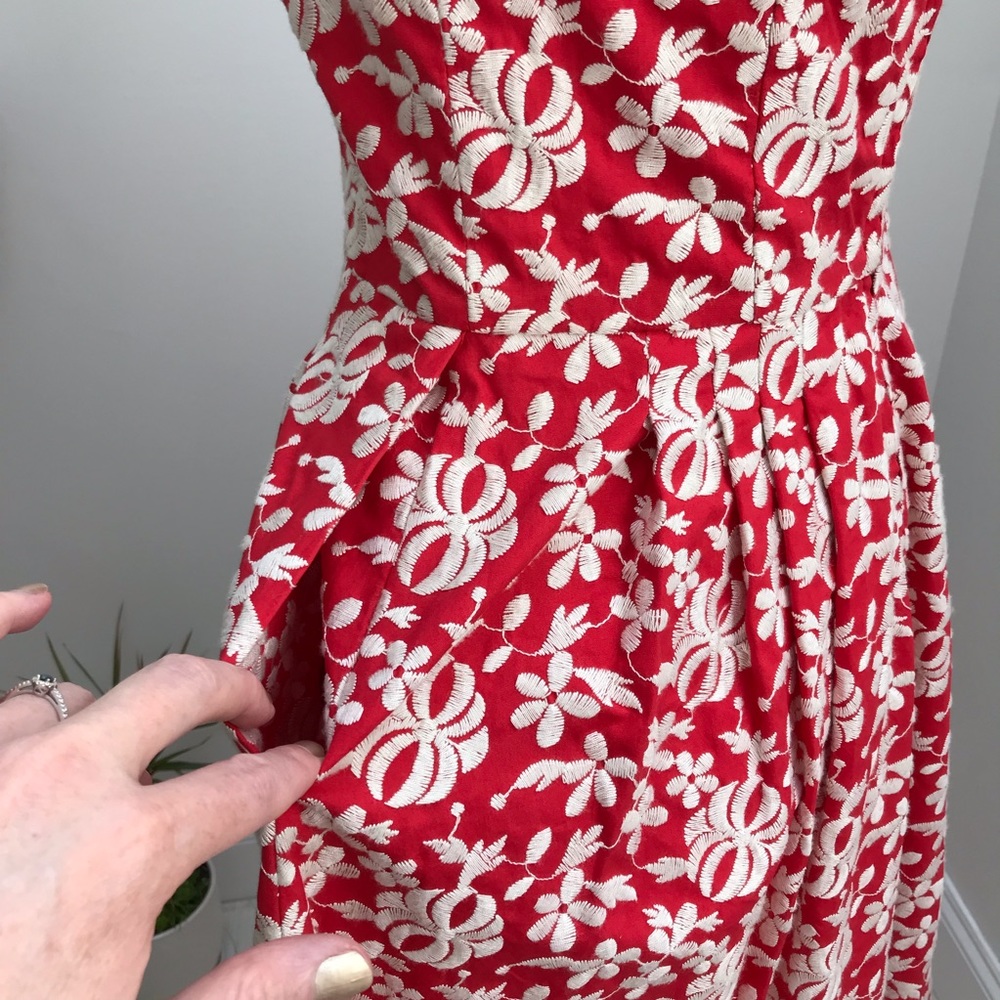 🌺 Betsy Johnson Red Embroidered Flower Dress - Picture 6 of 14